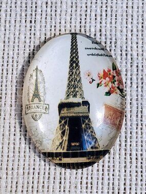 Handmade Paris France Eiffel Tower 40x30mm Oval Domed Glass Cabochon 8150-E